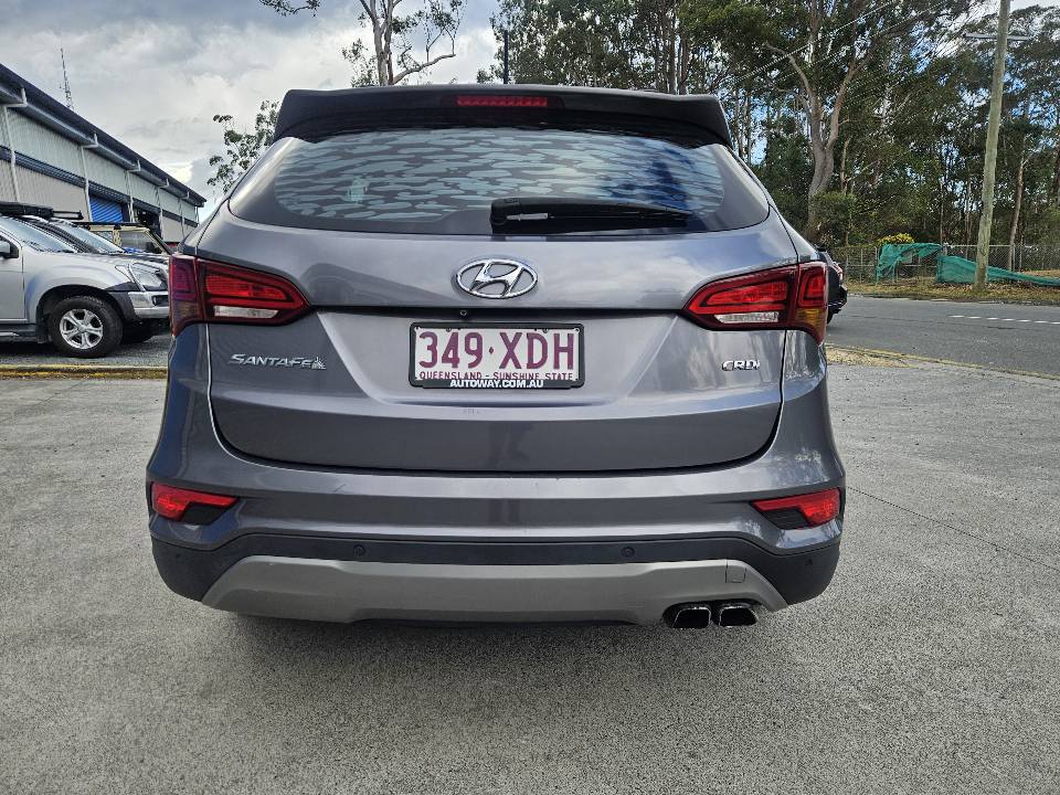2016 Hyundai Santa Fe  auto low kms 7 seats easy finance 8.jpg